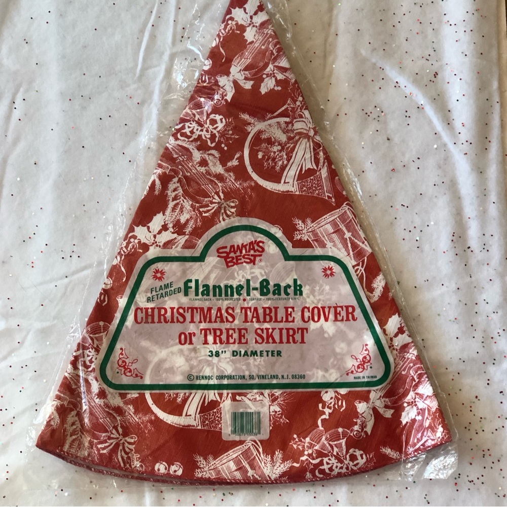 Vintage Flannel Back Vinyl Red White Christmas Table Cover or Tree Skirt NOS 38”